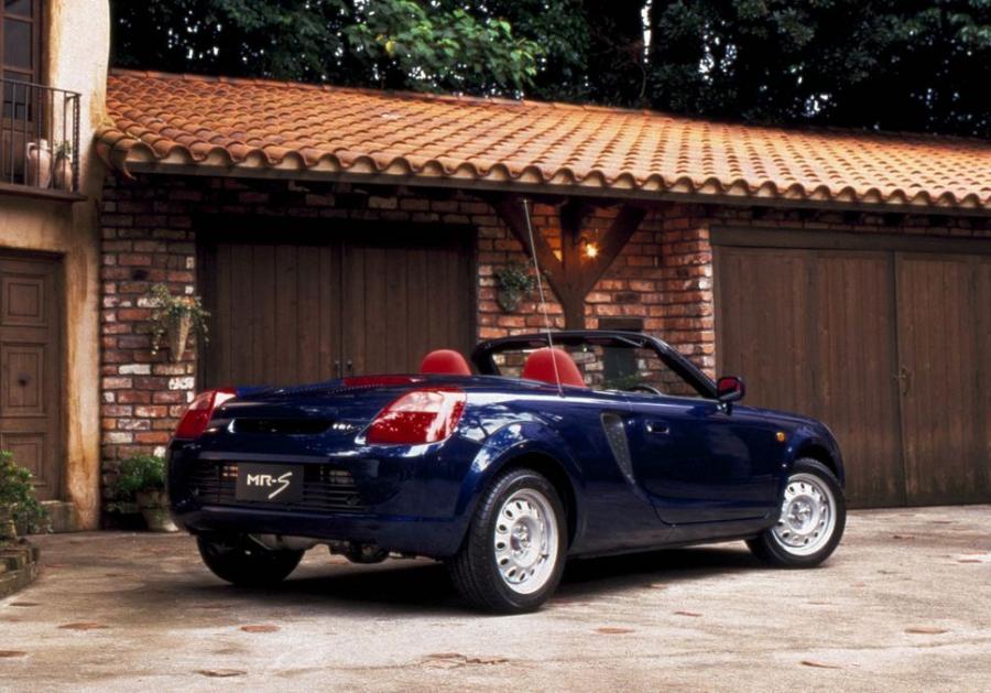  Toyota MR-S 1999 года  (фото 4 из 10)